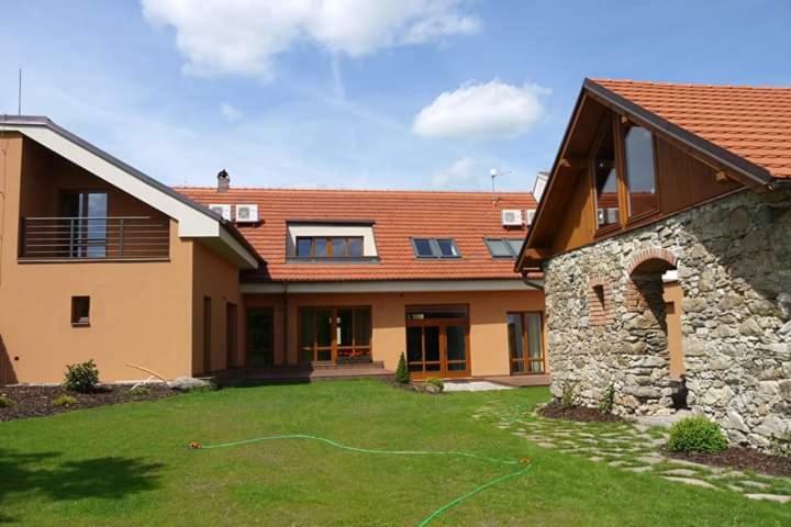 Domecek Milevsko Hotel Kültér fotó
